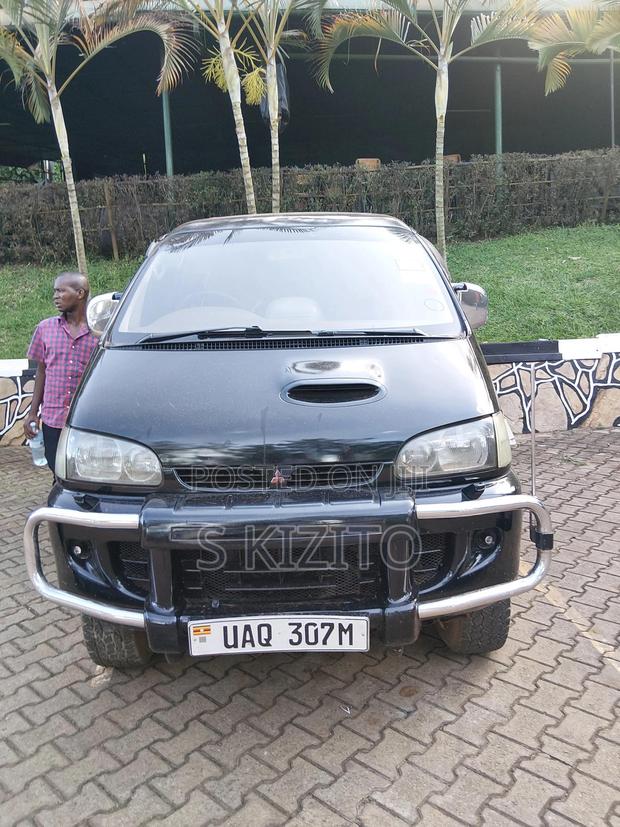 Mitsubishi SpaceWagon 1998 Black