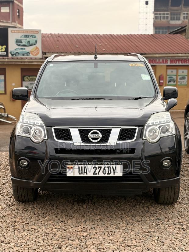 Nissan X-Trail 2.0 Petrol XE 2012 Black