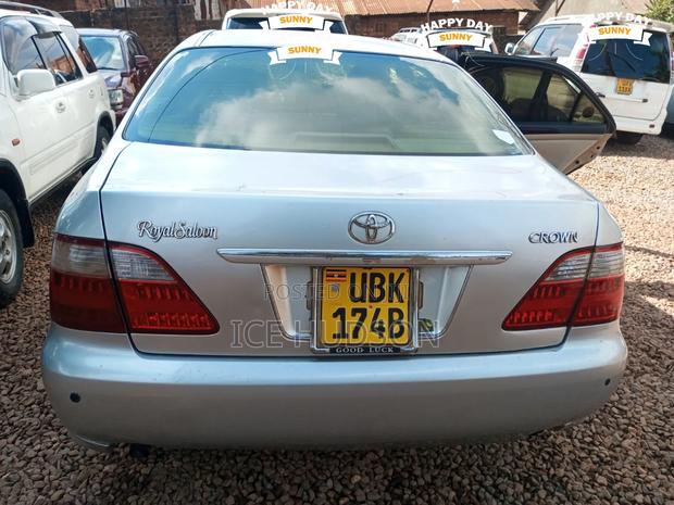Toyota Crown 2006 Silver