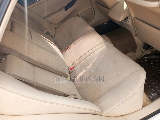 Toyota Crown 2006 Silver