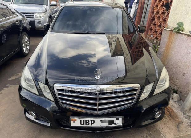 Mercedes-Benz E300 2010 Black