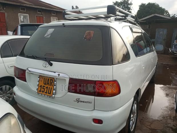 Toyota Ipsum 1999 White