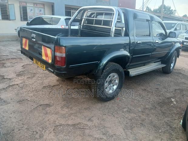 Toyota Hilux 1999 Gray