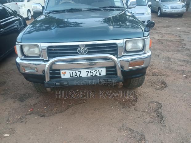 Toyota Hilux 1999 Gray