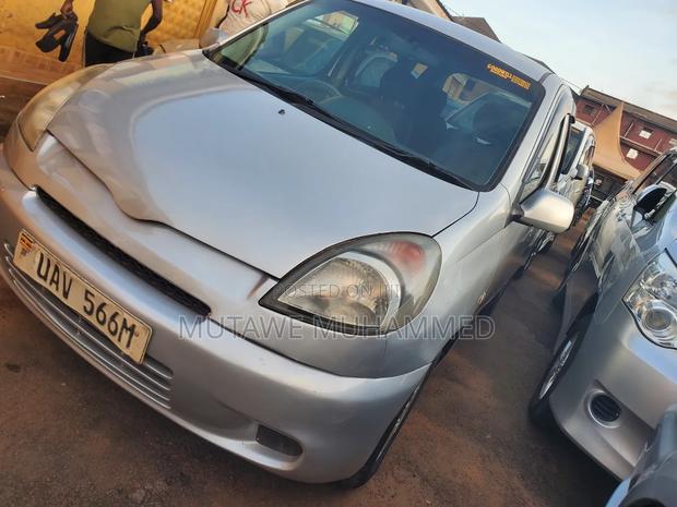 Toyota Fun Cargo 2007 Silver