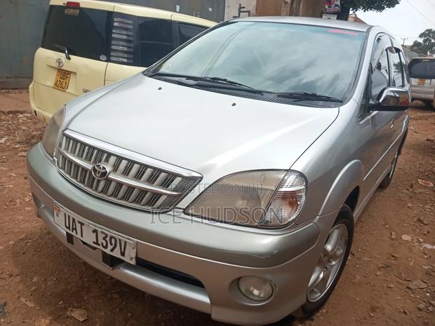 Toyota Nadia 2003 Silver