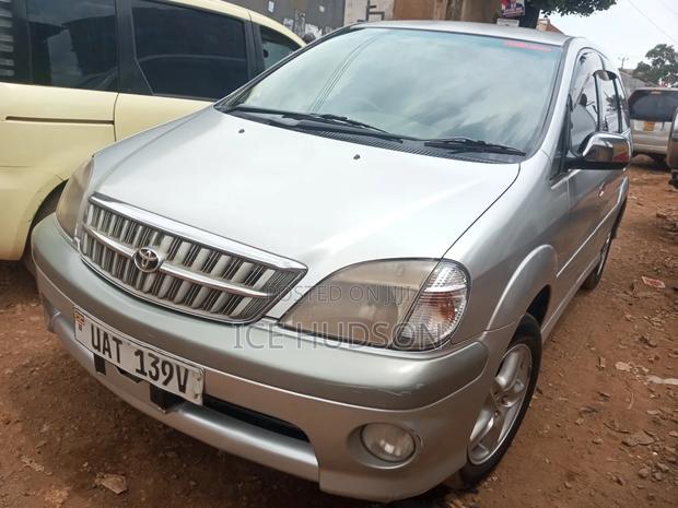 Toyota Nadia 2003 Silver