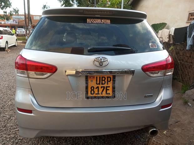 Toyota Wish 2010 Silver
