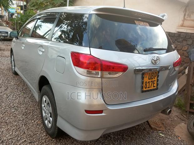 Toyota Wish 2010 Silver