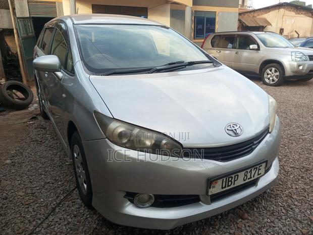 Toyota Wish 2010 Silver