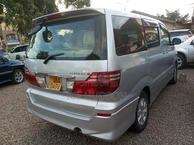 Toyota Alphard 2006 Silver