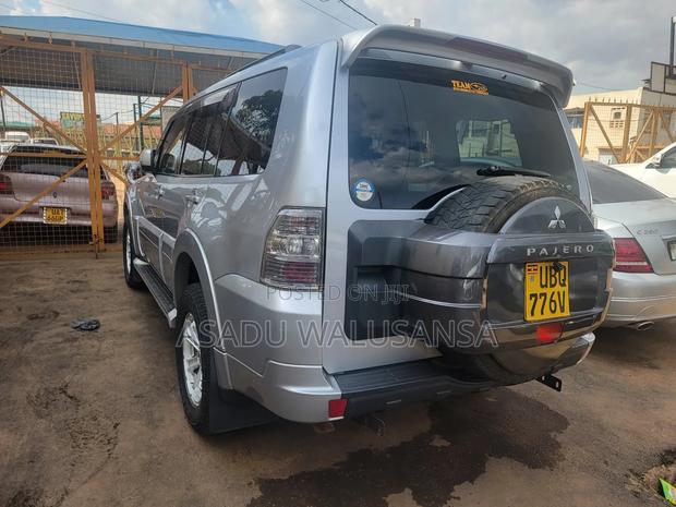 Mitsubishi Pajero 2015 Silver