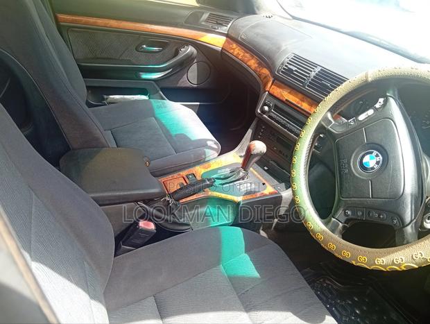 BMW 316i 2000 Black