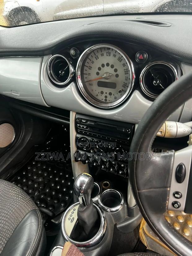 Mini Cooper Cabriolet 2004 Red