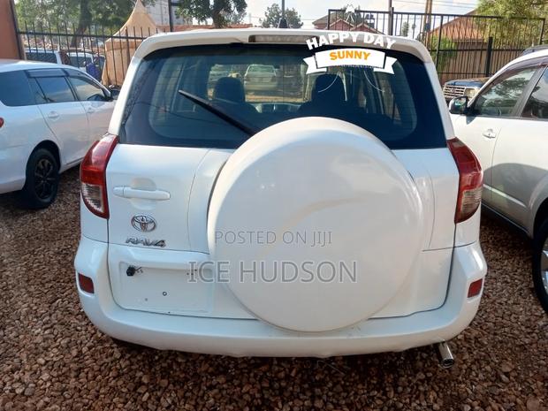 Toyota RAV4 2008 White