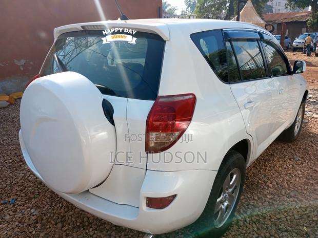Toyota RAV4 2008 White