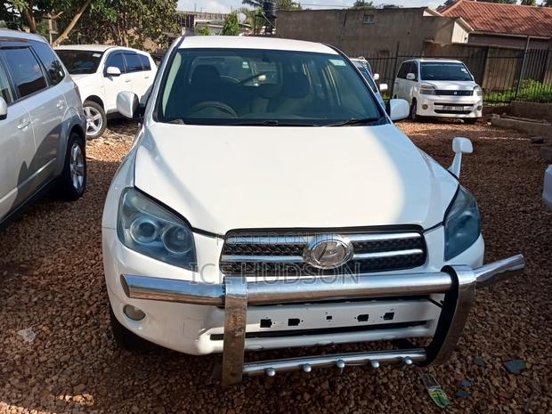 Toyota RAV4 2008 White