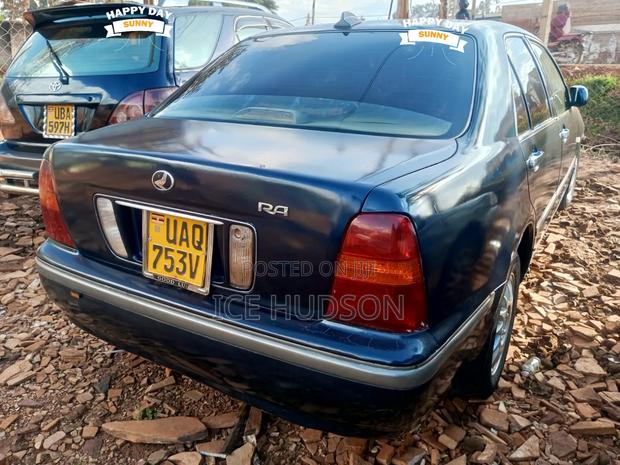 Toyota Progress 1999 Black
