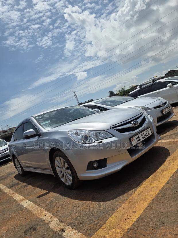 Subaru Legacy 2.5i Limited 2011 Silver