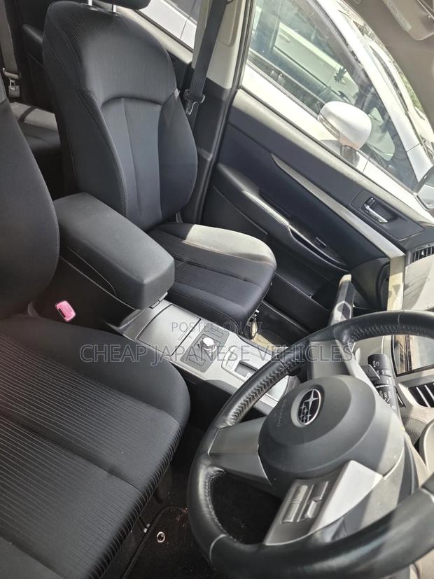 Subaru Legacy 2.5i Limited 2011 Silver
