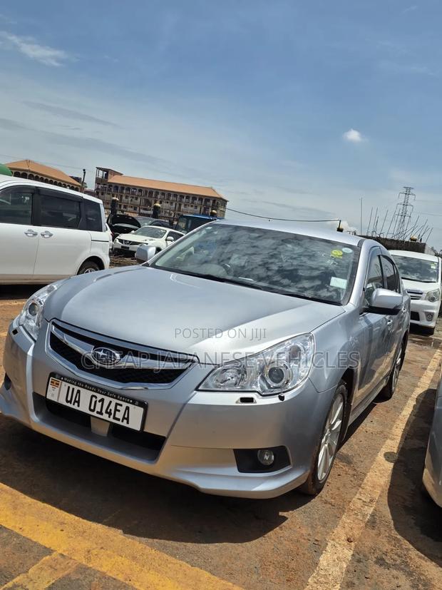Subaru Legacy 2.5i Limited 2011 Silver