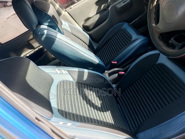 Suzuki Swift 2002 Blue