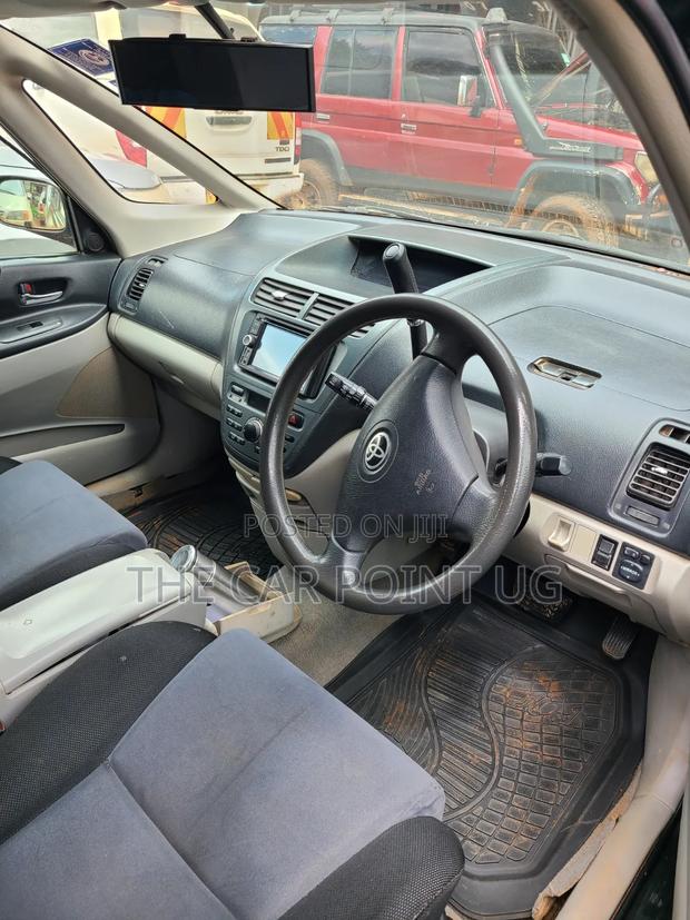 Toyota Opa 1.8 FWD 2002 Black