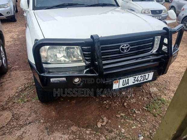 Toyota Land Cruiser 2006 White