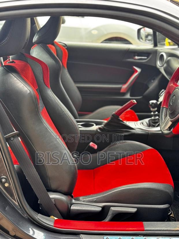 Toyota GT86 GT 2012 Gray