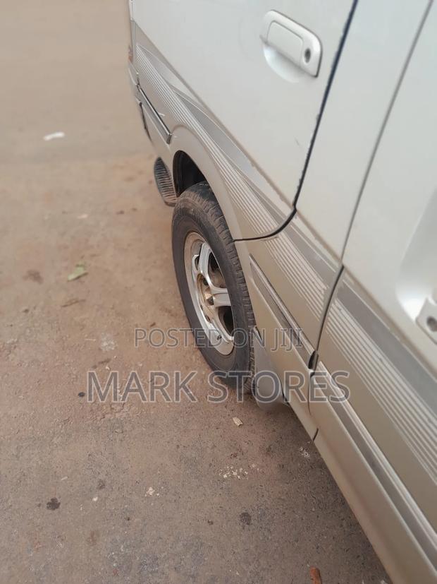 Toyota HiAce 2008 Off white