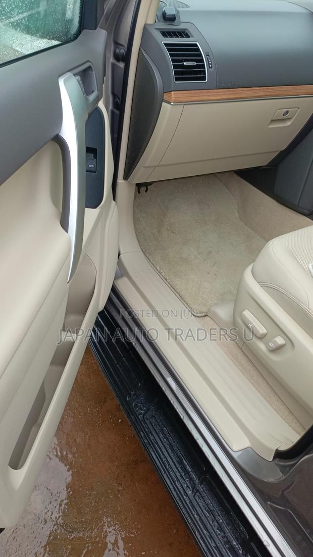 Toyota Land Cruiser Prado 4.0 2023 Gray