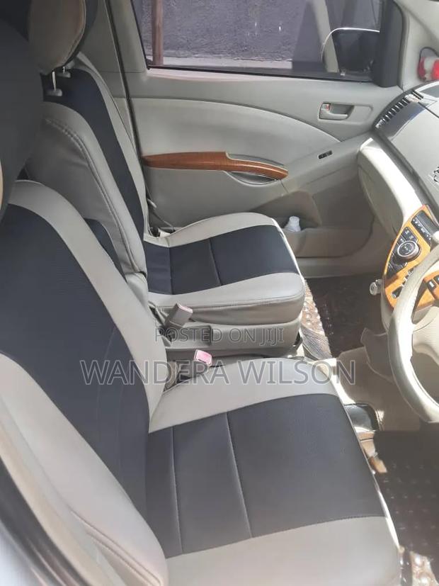 Toyota ISIS 1.8 L 2009 White