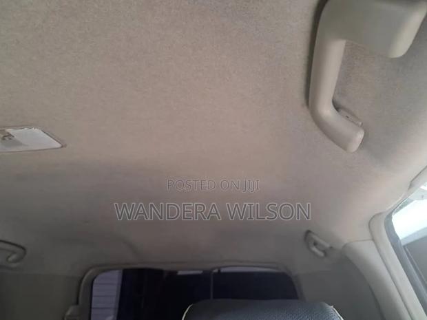 Toyota ISIS 1.8 L 2009 White
