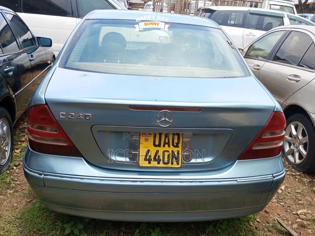 Mercedes-Benz C-Class 2002 Blue