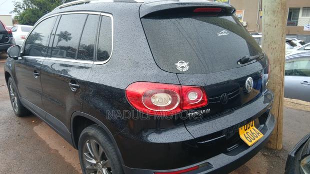 Volkswagen Tiguan 2009 Black