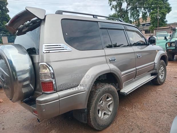 Toyota Land Cruiser Prado 2004 Silver