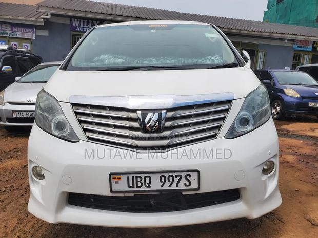 Toyota Alphard 2010 White