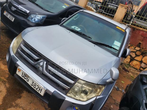 Mitsubishi Pajero 2006 Silver