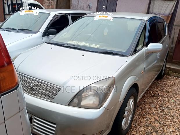 Toyota Opa 2000 Silver