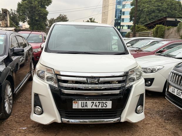 Toyota Noah 2016 Ivory