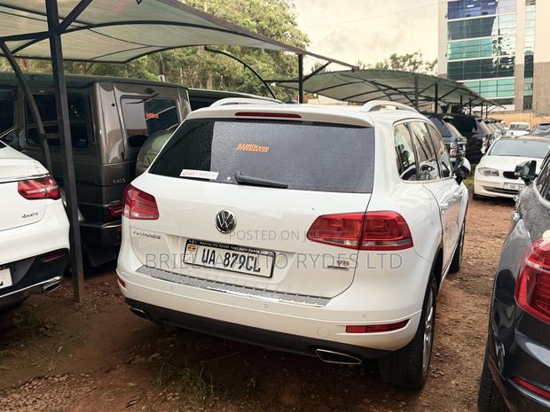 Volkswagen Touareg 2014 White