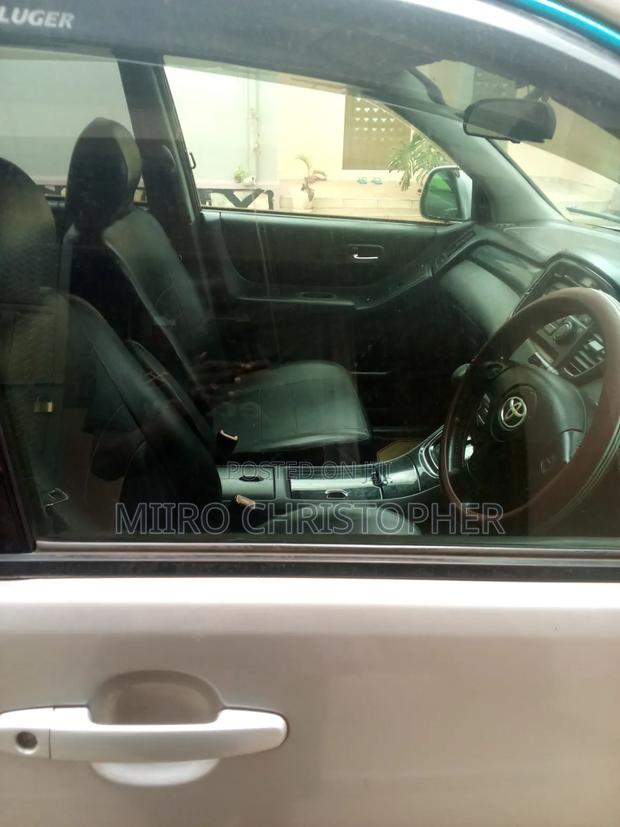 Toyota Kluger 2001 Silver
