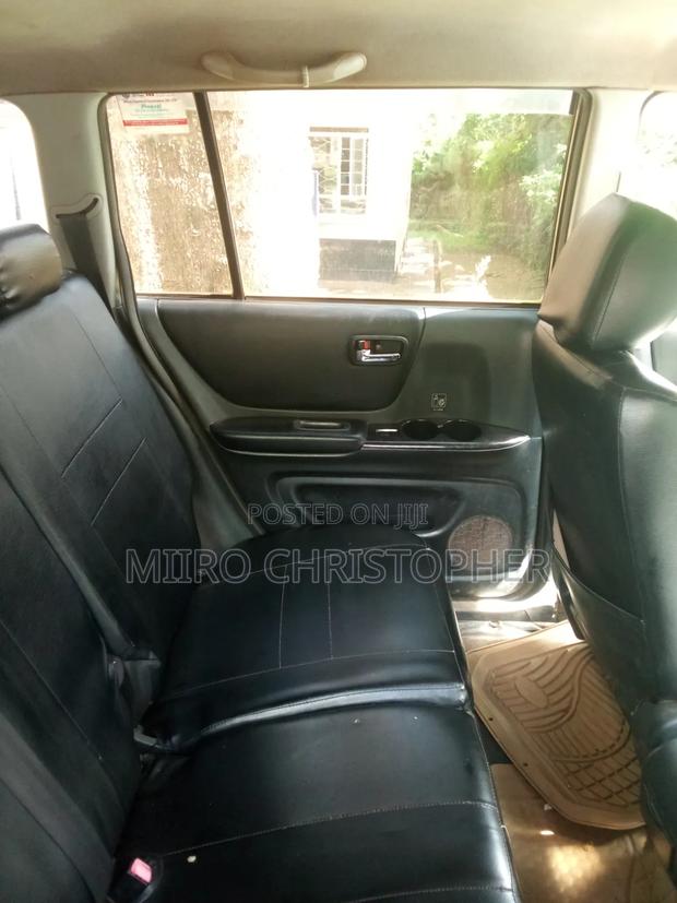 Toyota Kluger 2001 Silver