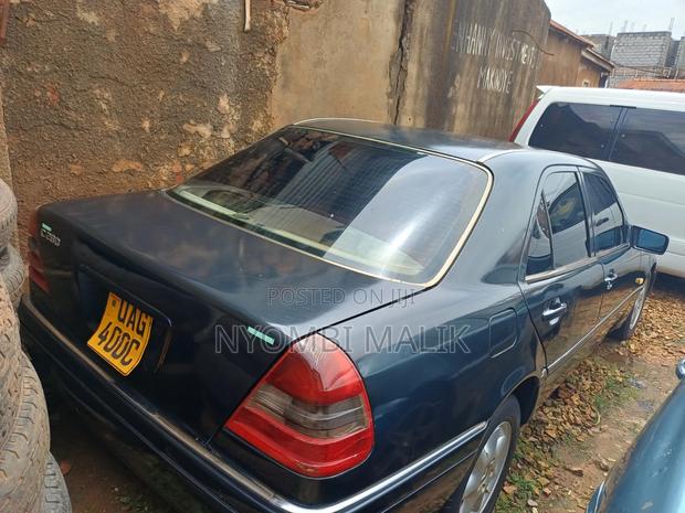 Mercedes-Benz C200 2000 Blue