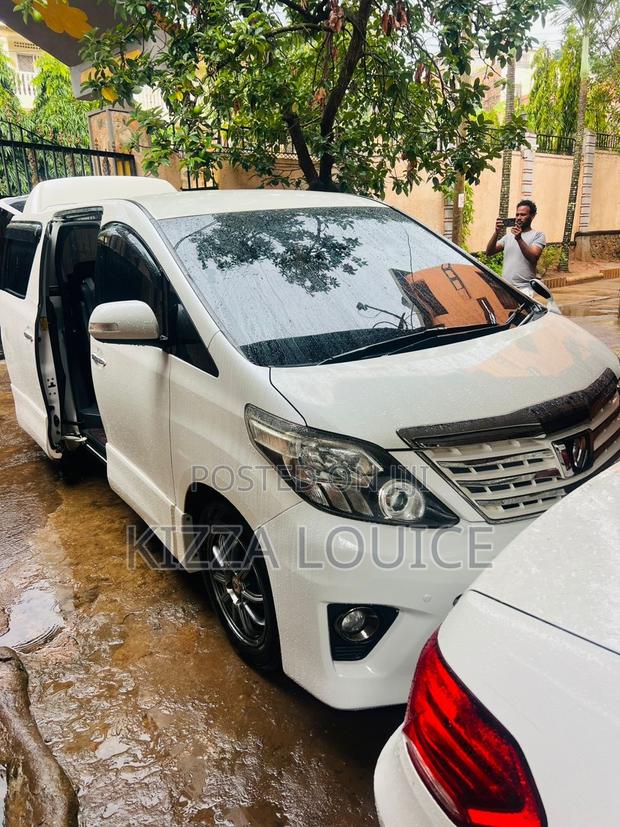 Toyota Alphard 2013 White