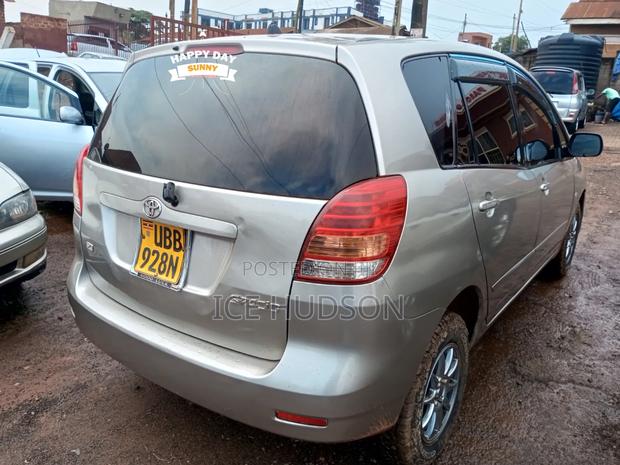 Toyota Corolla Spacio 2006