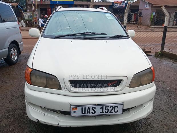 Toyota Ipsum 1999