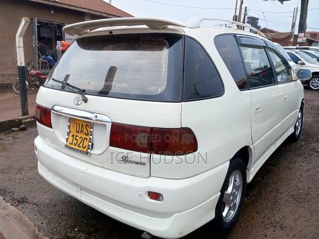 Toyota Ipsum 1999