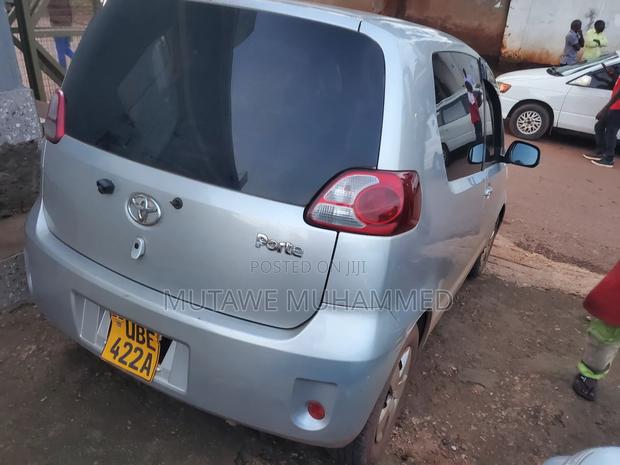 Toyota Porte 2010 Silver