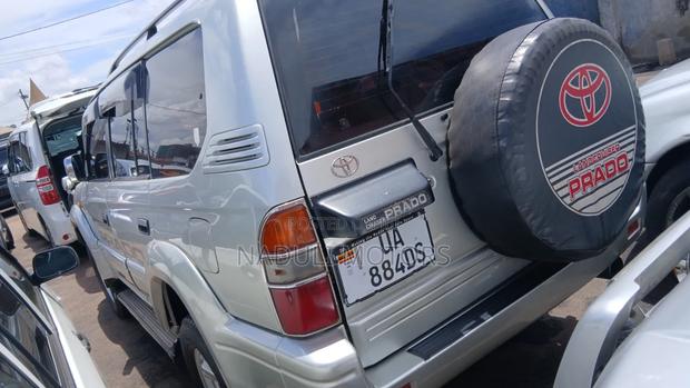 Toyota Land Cruiser Prado 2003 Silver